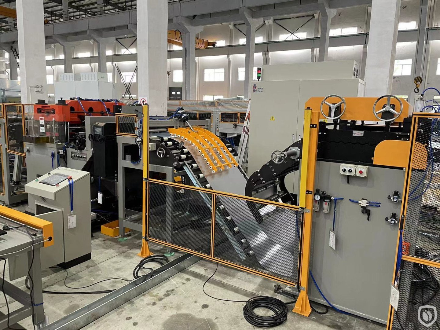 Loop area, transition stander, pinhole detector